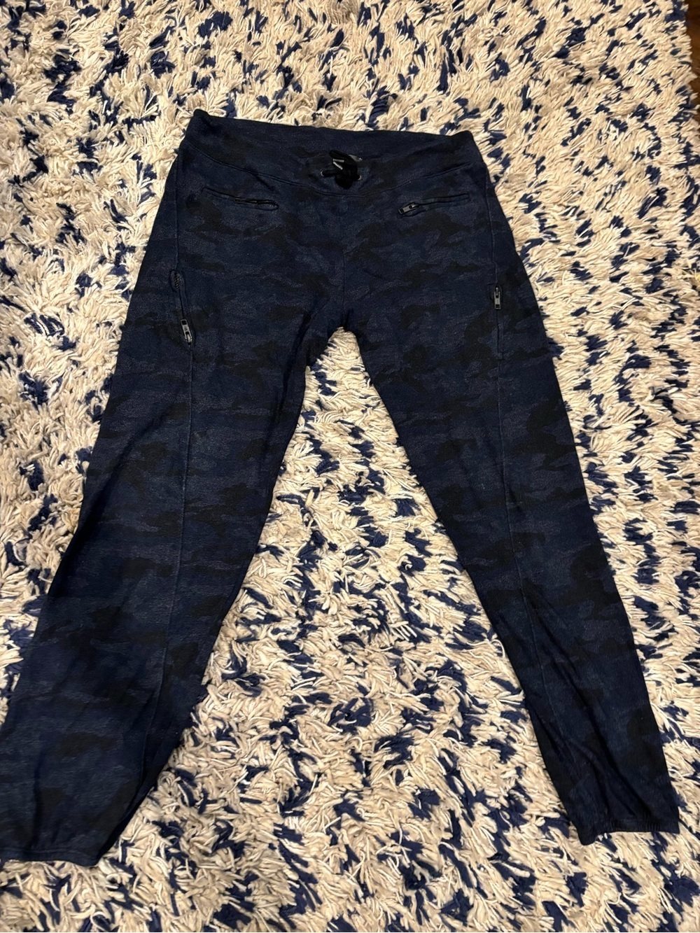 Monrow Navy Blue Camo Track Pants women’s size large